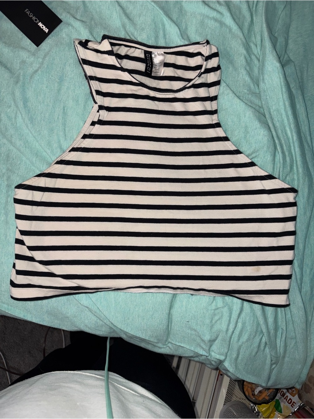 🎉 HOST PICK 🎉*WORN ONCE* H&M Large Black & White Striped High Neck Crop Tank